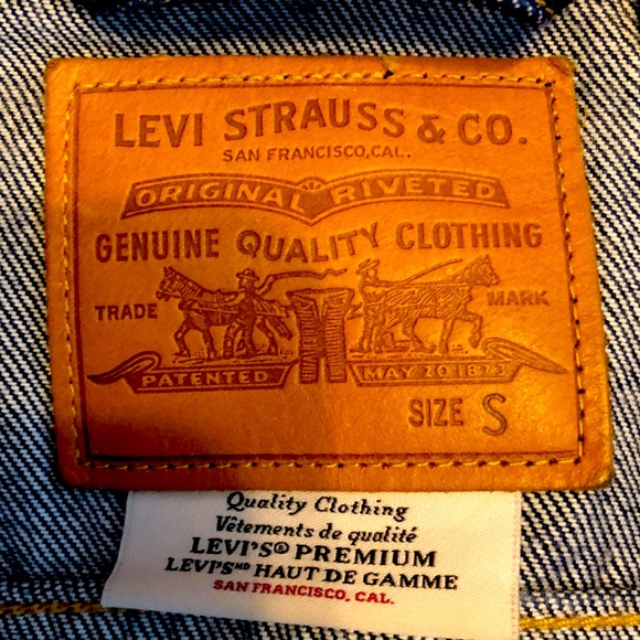 Levi’s Jean jacket as new as new can be! - Picture 3 of 4